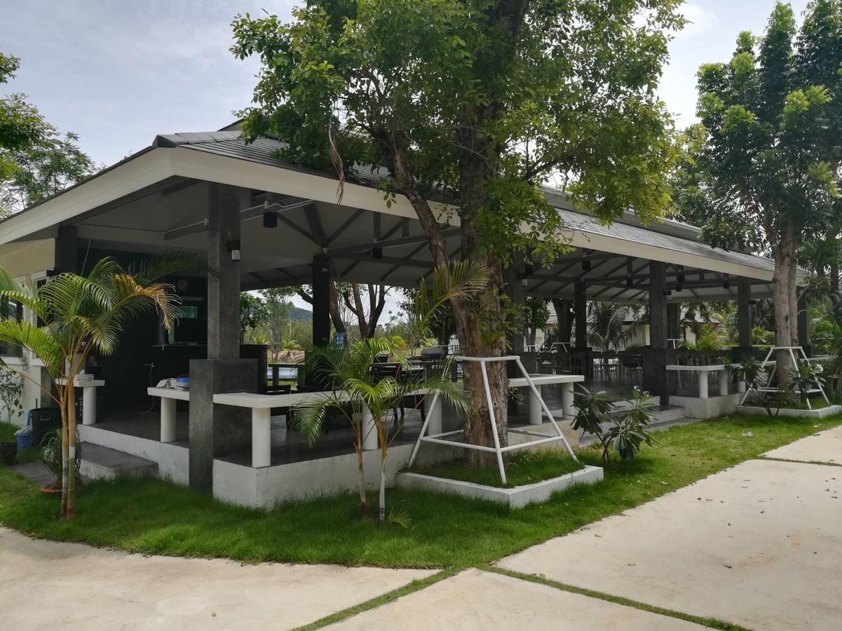 The Lake Hill Resort Pran Buri Exterior photo